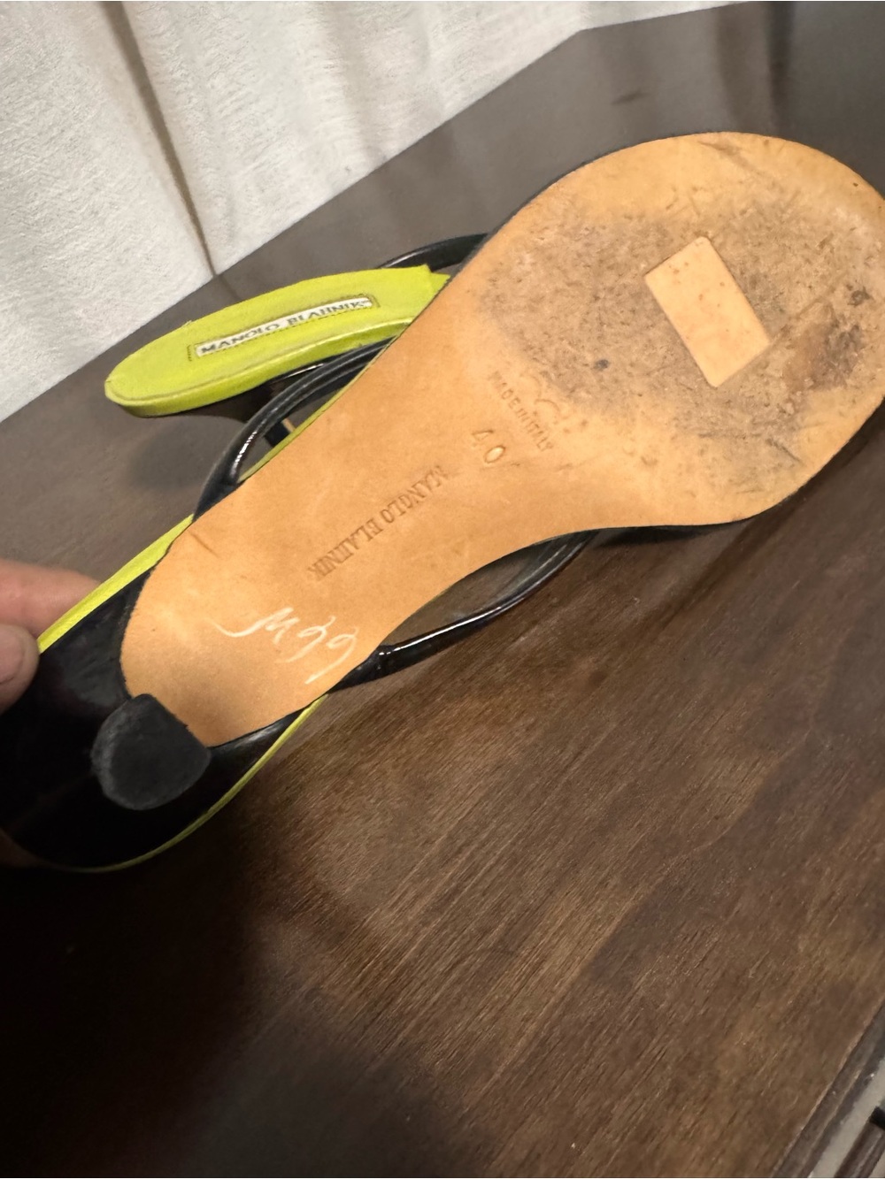 Manolo Blahnik Neon Lime Thong Kitten Heel Sandals with Black Straps - Picture 3 of 4